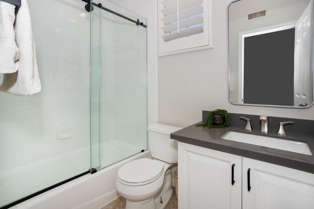 7866 Calle Oliva, Carlsbad CA: https://media.crmls.org/mediaz/65e14d11-c598-4ebb-8e7d-2faf515b1560.jpg