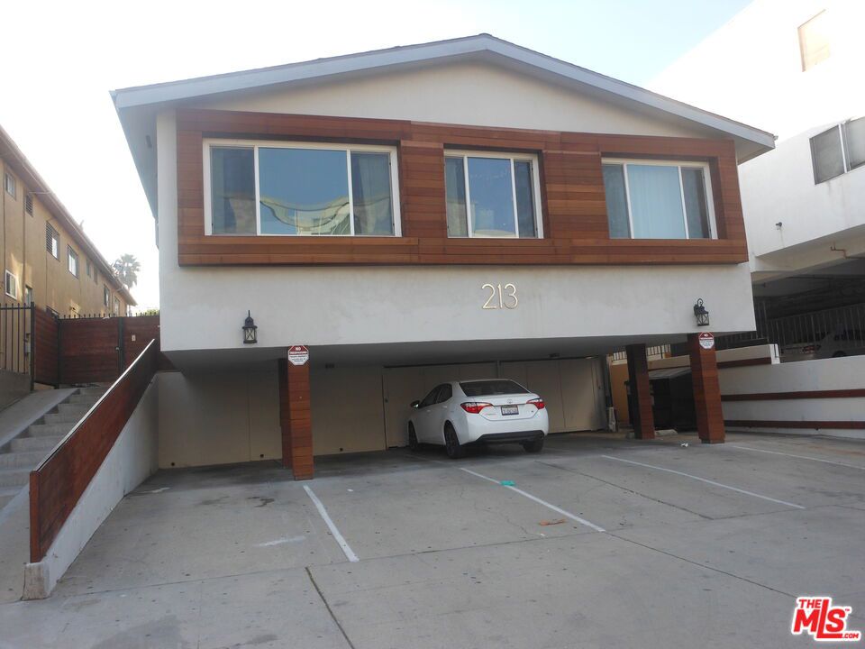 213 S Alexandria Avenue #10