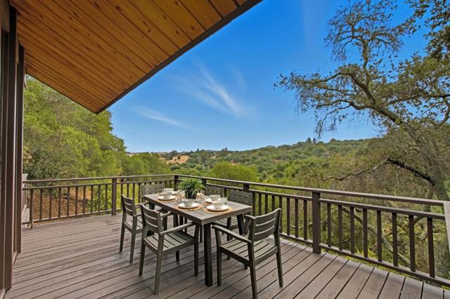 435 Golden Oak Drive, Portola Valley CA: https://media.crmls.org/mediaz/65e19825-f375-4962-9f21-036f53ee44f0.jpg
