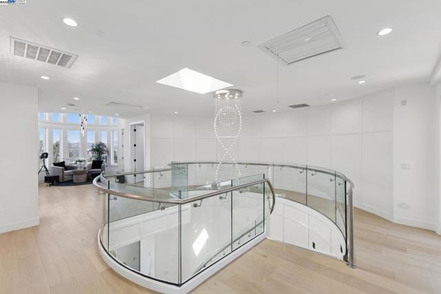3606 Sarita St, Hayward CA: https://media.crmls.org/mediaz/65e28369-6edf-4bc5-8b66-3e225fe0275a.jpg