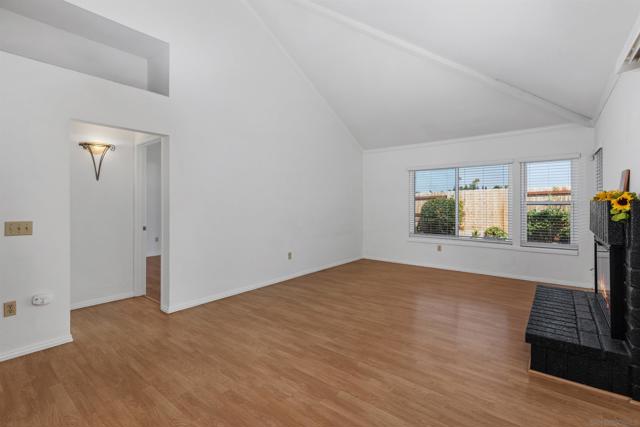 9530 Whellock Way, San Diego CA: https://media.crmls.org/mediaz/65e2b03b-f0ce-4b54-91ca-5ab28e77fd0b.jpg