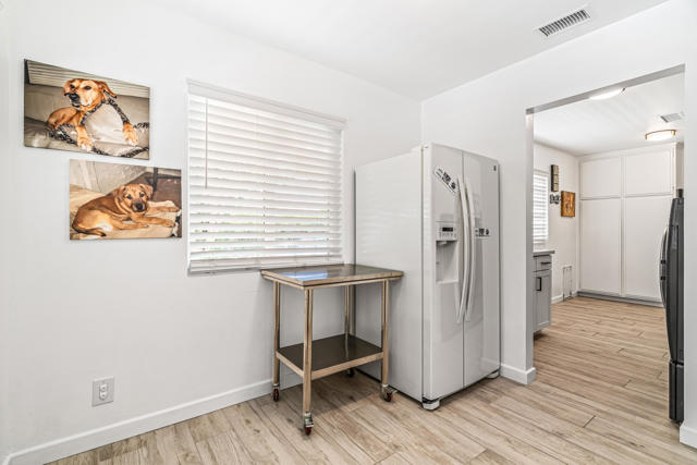 43170 Warner Trail, Palm Desert CA: https://media.crmls.org/mediaz/65e30ed9-59f5-44b5-b83b-3f2d5da4f8d9.jpg