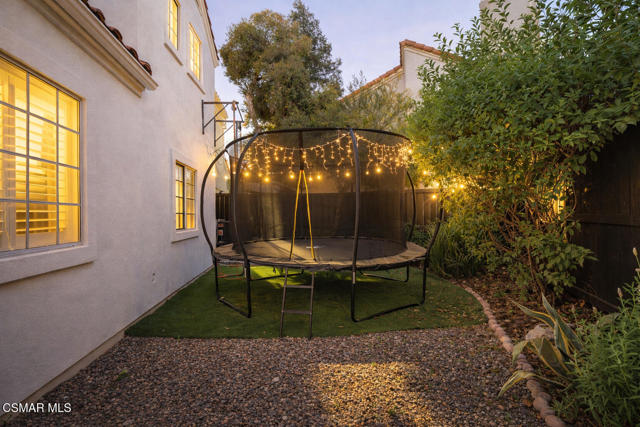 4365 Oak Glen Street, Calabasas CA: https://media.crmls.org/mediaz/65e318c5-17d2-438f-a8c0-ad14efd952e4.jpg