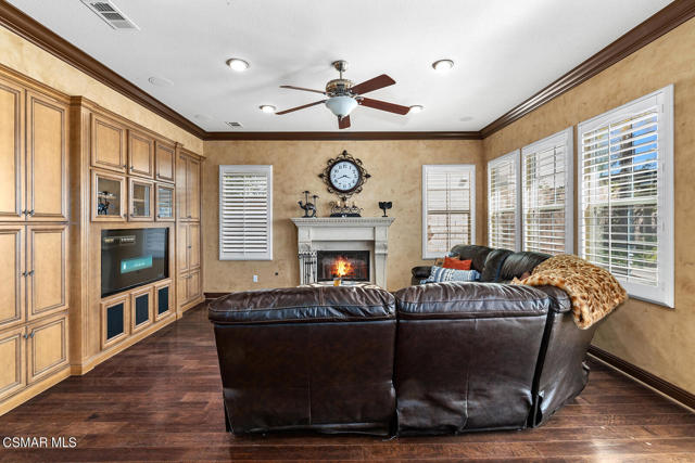 1728 Bluesage Court, Simi Valley CA: https://media.crmls.org/mediaz/65e37f9c-e484-4161-8576-7b4e63c51bd6.jpg