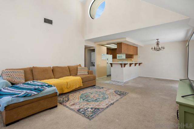 17945 Caminito Pinero, San Diego CA: https://media.crmls.org/mediaz/65e3c90a-1efb-48b7-823f-8c9fc9307afb.jpg