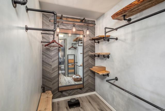 350 11Th Ave, San Diego CA: https://media.crmls.org/mediaz/65e3da95-676f-467e-b25d-abf2c07a51da.jpg