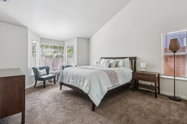 974 Clinton Pl, Pleasanton CA: https://media.crmls.org/mediaz/65e3ea58-27a6-4723-a0fd-73de3f81aabf.jpg