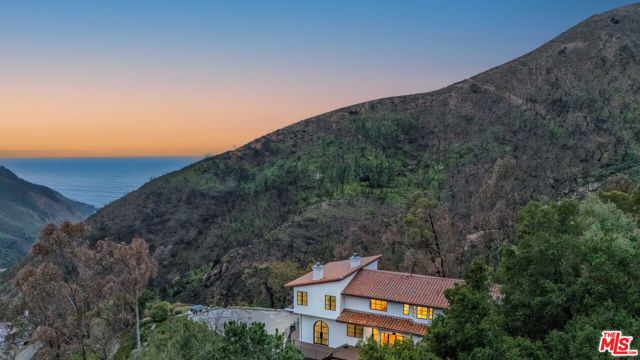 2382 Live Oak Meadows Road, Malibu CA: https://media.crmls.org/mediaz/65e469a3-1d27-48fa-a170-cb3b7f55a9c8.jpg
