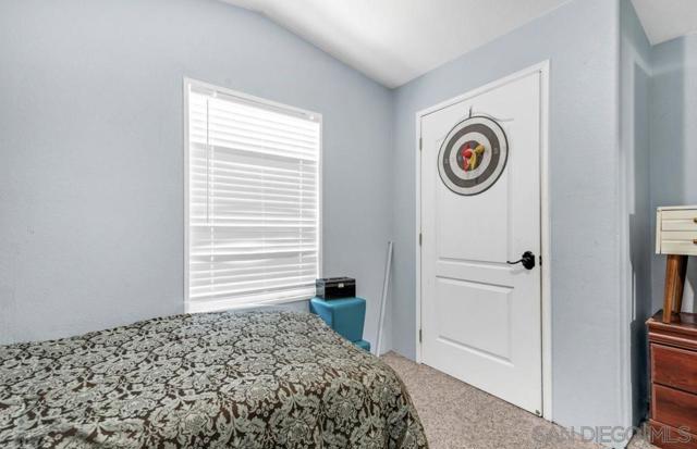 3909 Reche Rd, Fallbrook CA: https://media.crmls.org/mediaz/65e48bbc-503c-4b40-bc84-985d0fa4d651.jpg