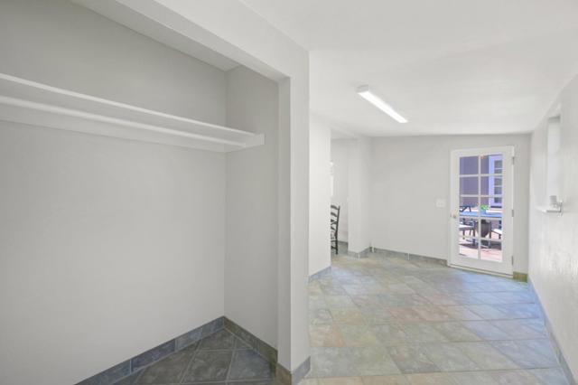 1249 Oak Street, San Mateo CA: https://media.crmls.org/mediaz/65e4d856-8ae1-45c3-8ede-c5f10cbef7f4.jpg