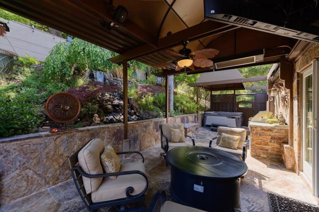 307 Sidesaddle Circle, Scotts Valley CA: https://media.crmls.org/mediaz/65e4f1a1-bddd-4ac6-a279-95188a556532.jpg