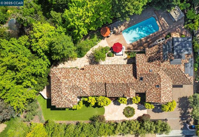 80 Rheem Blvd, Orinda CA: https://media.crmls.org/mediaz/65e52206-16dc-4308-8591-add2555da191.jpg