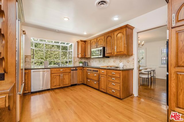 6317 Orion Avenue photo 8