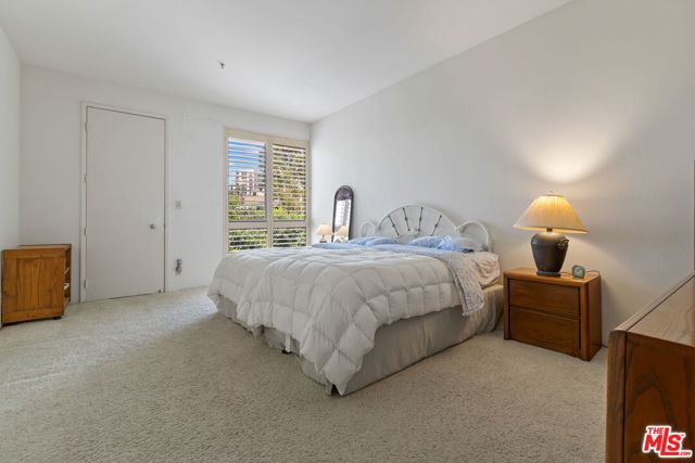 2102 Century Park Lane, Los Angeles CA: https://media.crmls.org/mediaz/65e6964c-d778-4977-89f7-8a0e384c5035.jpg