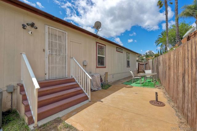 13162 Highway 8 Business, El Cajon CA: https://media.crmls.org/mediaz/65e788cd-bf33-4453-9dab-c8d498d8d504.jpg