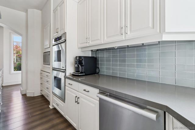 1295 W Redwood St, San Diego CA: https://media.crmls.org/mediaz/65e79715-ae46-4987-9ee8-262176f2acea.jpg