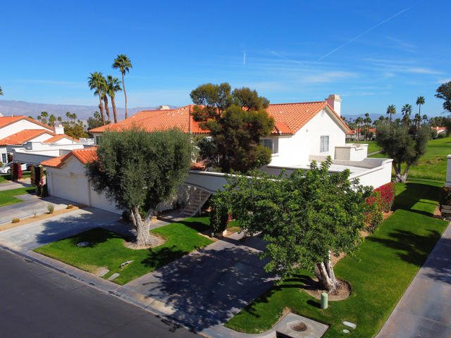 705 Vista Lago Circle N, Palm Desert, CA 92211