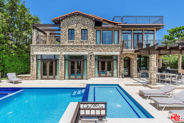 2175 Summitridge Drive, Beverly Hills CA: https://media.crmls.org/mediaz/65e89729-dba2-4618-8240-594ff0d2fe7f.jpg