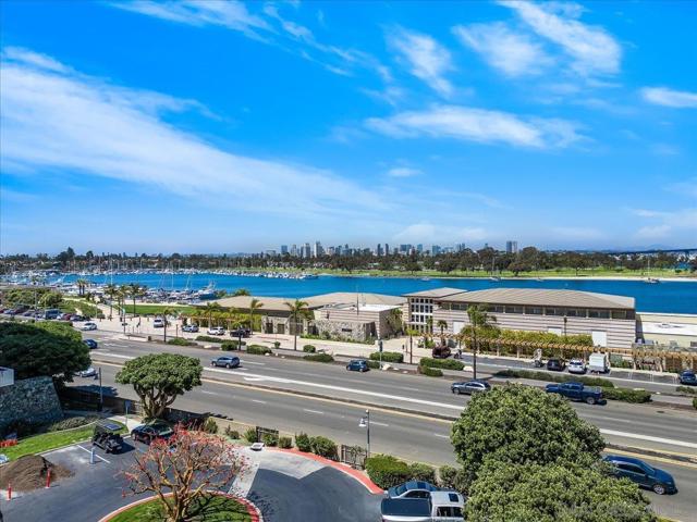 1820 Avenida Del Mundo, Coronado CA: https://media.crmls.org/mediaz/65e91536-5278-4ab5-b256-7cbb69f4c6dc.jpg