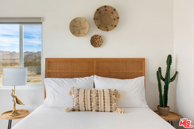 5737 Mojave Ranch Road, Joshua Tree CA: https://media.crmls.org/mediaz/65e93247-94fc-4dc7-8700-329dbb6786c3.jpg
