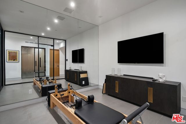 1527 Rising Glen Road, Los Angeles CA: https://media.crmls.org/mediaz/65ea0de6-cde0-470c-b580-5736bd5ea052.jpg