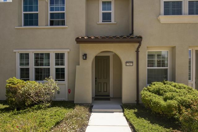 17819 Banks Street, Marina CA: https://media.crmls.org/mediaz/65ea930e-aa3c-45ab-a67b-8d78923d1e89.jpg