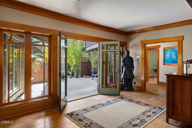 1327 S Oak Knoll Avenue, Pasadena CA: https://media.crmls.org/mediaz/65eb33a8-b076-4d36-b79d-0f42de6bbc6a.jpg