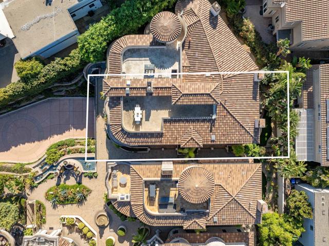 238 Date Ave, Carlsbad CA: https://media.crmls.org/mediaz/65eb7b73-1ebb-4155-8583-75783dfe7860.jpg