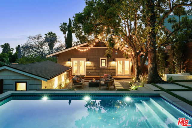1644 Golden Gate Avenue, Los Angeles CA: https://media.crmls.org/mediaz/65eb83c9-5681-4994-85c9-1e731c09fccf.jpg