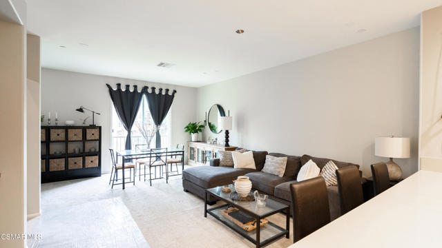 5057 Robles Street, Camarillo CA: https://media.crmls.org/mediaz/65ed01cb-f7c3-4179-9f33-936240a7f00c.jpg