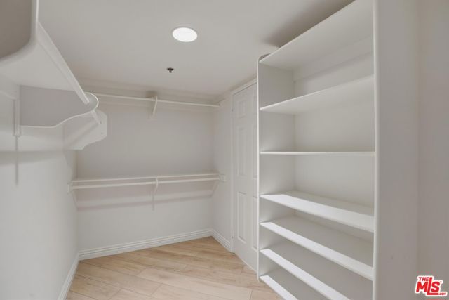 675 Oak Run Trail, Oak Park CA: https://media.crmls.org/mediaz/65ed05c1-6da5-4e02-b3f9-4f2e7c24a63f.jpg