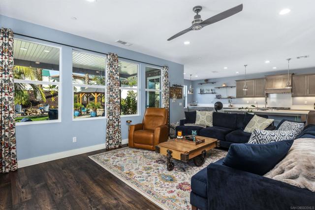 238 Ventasso Way, Fallbrook CA: https://media.crmls.org/mediaz/65ee33ec-1a4f-4395-b9ea-be52b0417879.jpg