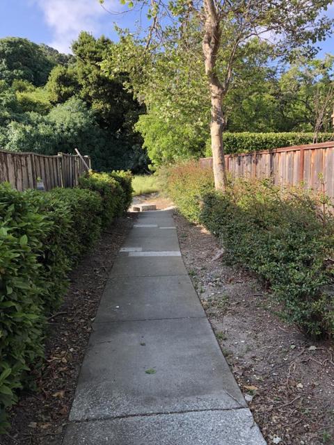 17588 River Run Road, Salinas CA: https://media.crmls.org/mediaz/65ee3ee4-1452-4f0e-bfe9-1179402abbe8.jpg