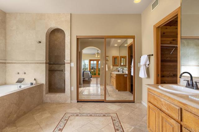Image 25 of 59 For 10059 Boulder Knolls Drive