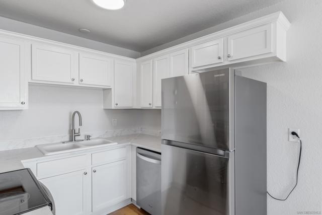 Image 6 of 26 For 3295 Ocean View Blvd  26