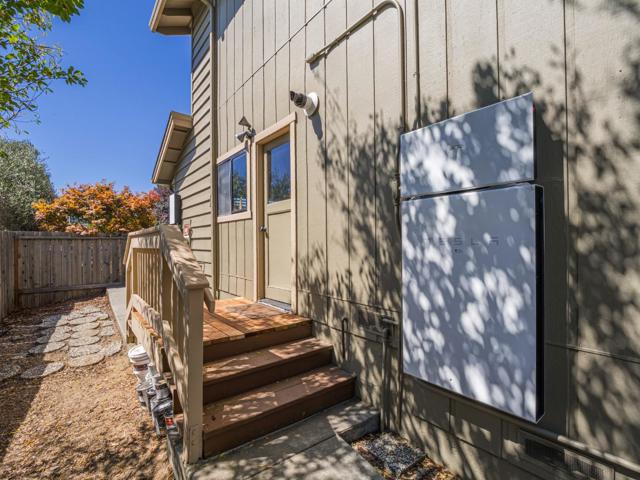 14 Sageland Court, Scotts Valley CA: https://media.crmls.org/mediaz/65f00594-c0f5-4d72-b5bc-5f6a4015b63a.jpg