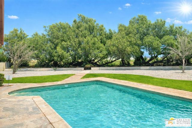 3060 N Farrell Drive, Palm Springs CA: https://media.crmls.org/mediaz/65f00c0e-7b1b-4364-b163-619310174907.jpg