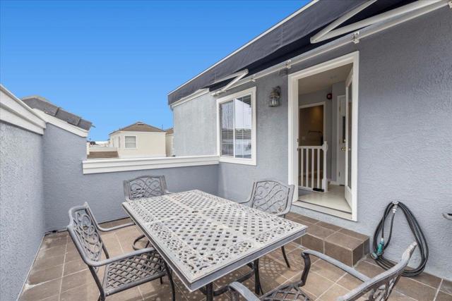 700 Lido Park Dr, Newport Beach CA: https://media.crmls.org/mediaz/65f030e4-64d0-468a-878b-4913cd0ec6d7.jpg