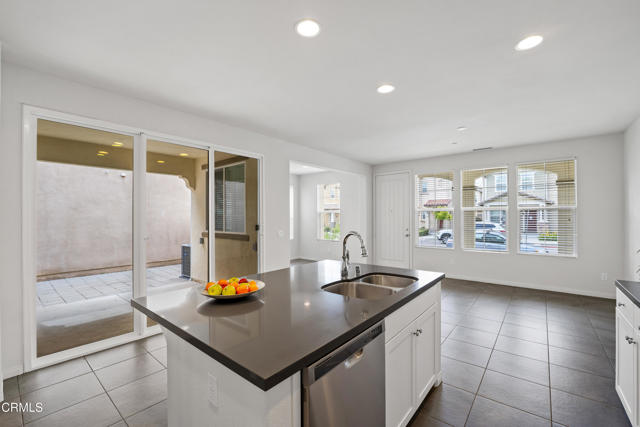 174 Stage Trail Road, Camarillo CA: https://media.crmls.org/mediaz/65f2592e-23ad-462c-bfe6-47d27d5cccbc.jpg