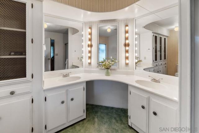 2250 N Broadway, Escondido CA: https://media.crmls.org/mediaz/65f26867-226a-40e6-a5c9-9b4062b0b444.jpg