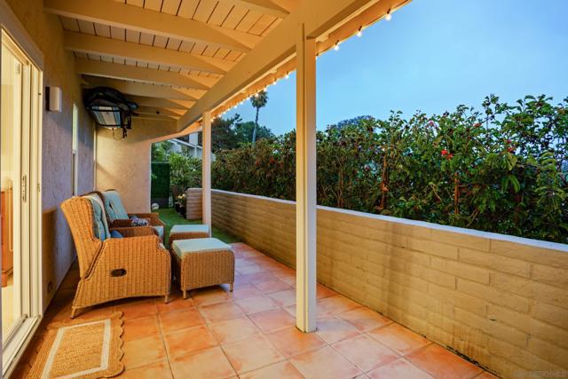 2207 Caminito Cabala, La Jolla CA: https://media.crmls.org/mediaz/65f30038-e131-41e8-9c1c-1d8b5af90986.jpg