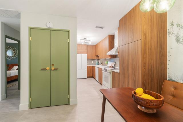 675 N Los Felices W Circle, Palm Springs CA: https://media.crmls.org/mediaz/65f34225-9167-4c75-b25b-940f078f9554.jpg