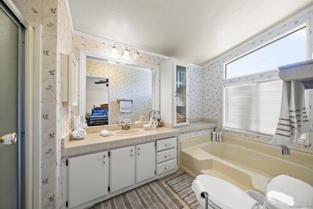 2464 Wynola Rd, Julian CA: https://media.crmls.org/mediaz/65f374bd-3e5f-46c3-a1b7-7ff3542078c3.jpg