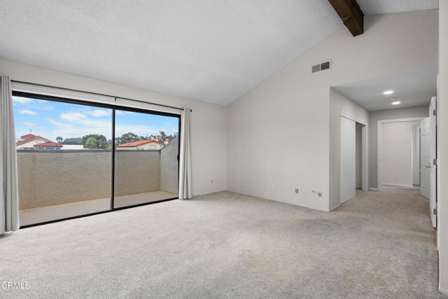 2524 Monaco Drive, Oxnard CA: https://media.crmls.org/mediaz/65f3d187-6d7f-4132-aa39-3ad4ec13fe73.jpg