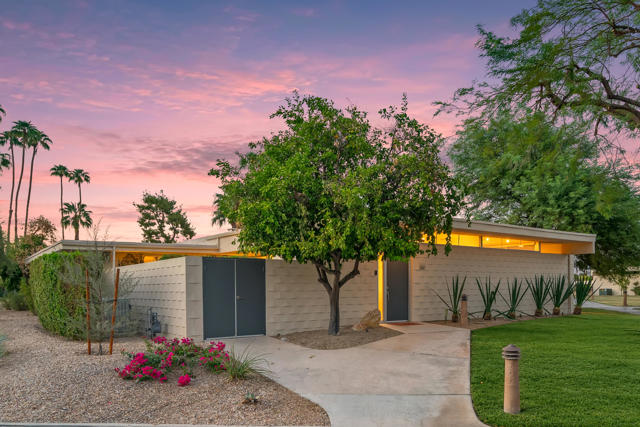 260 Desert Lakes Drive, Palm Springs, CA 92264