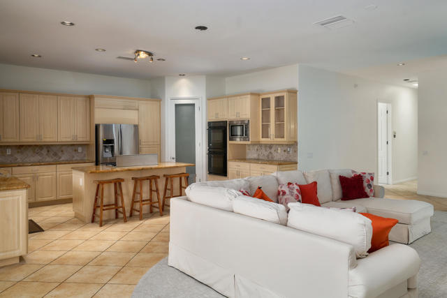 9 Cartier Court, Rancho Mirage CA: https://media.crmls.org/mediaz/65f4b70a-7cfb-45ec-9c7a-ae7638c3453c.jpg