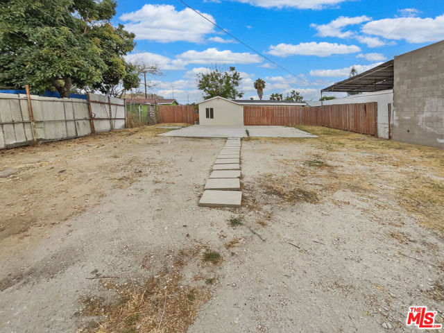 10692 Sycamore Avenue, Stanton CA: https://media.crmls.org/mediaz/65f4b726-8dfe-4ae8-ad59-218d54b82333.jpg