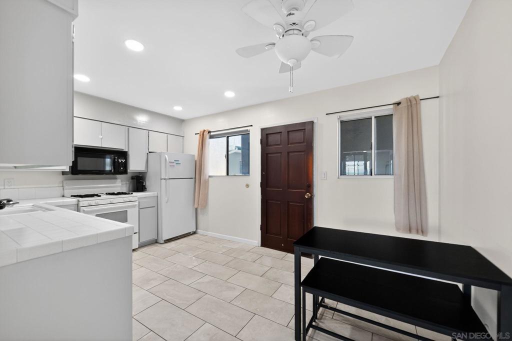 4875 Cole - photo 18