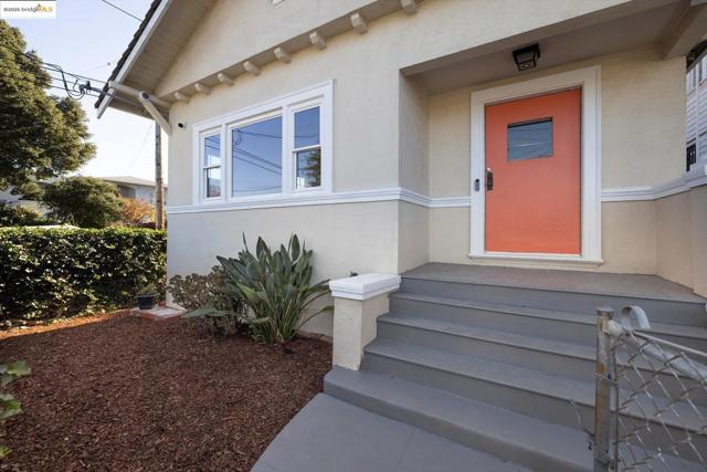 1641 E 20th Street, Oakland CA: https://media.crmls.org/mediaz/65f505cd-3dc3-4422-af38-8e9d7c13a4e1.jpg