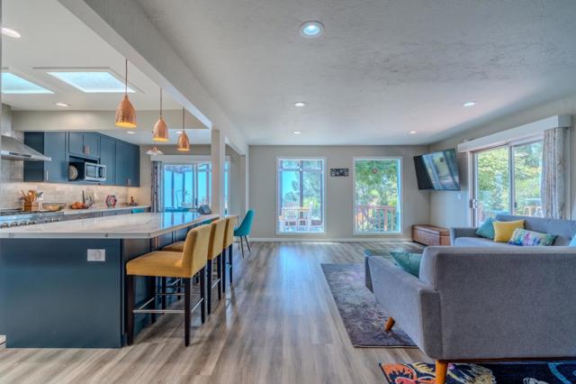 1327 Crespi Drive, Pacifica CA: https://media.crmls.org/mediaz/65f50a7d-c1d3-4782-a89d-08670a18c183.jpg